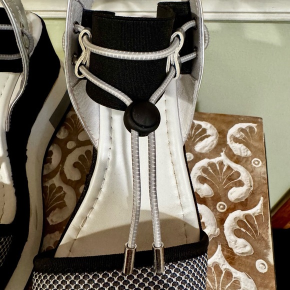 Nero Giardini Bungee Black and White Wedge Sandals - Picture 5 of 7